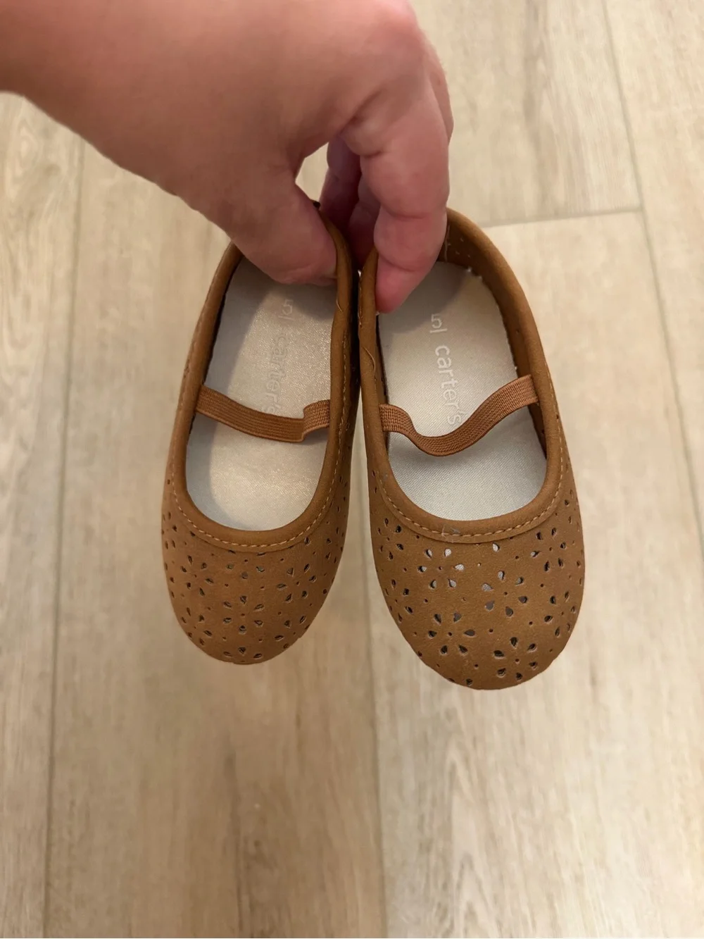 Baby/Toddler Carter's Girls Tan Perforated Mary Jane Flats size 5